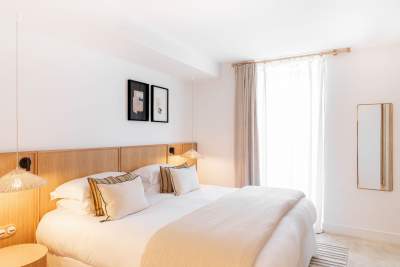 Hôtel Spa Mane, Relais &amp; Chateaux Provence, Couvent des Minimes, Chambre
<div>
<div class="gtx-trans-icon"> </div>
</div>